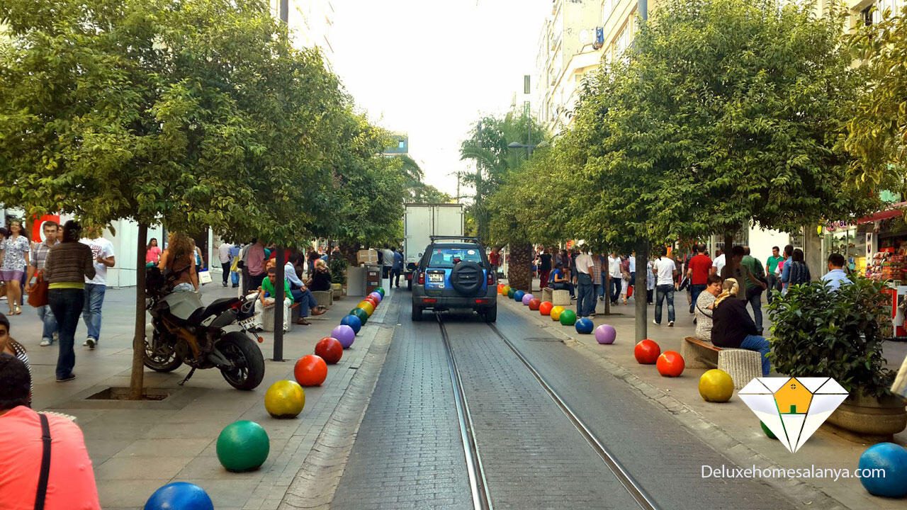 Bahariyeh Street, Kadikoy District